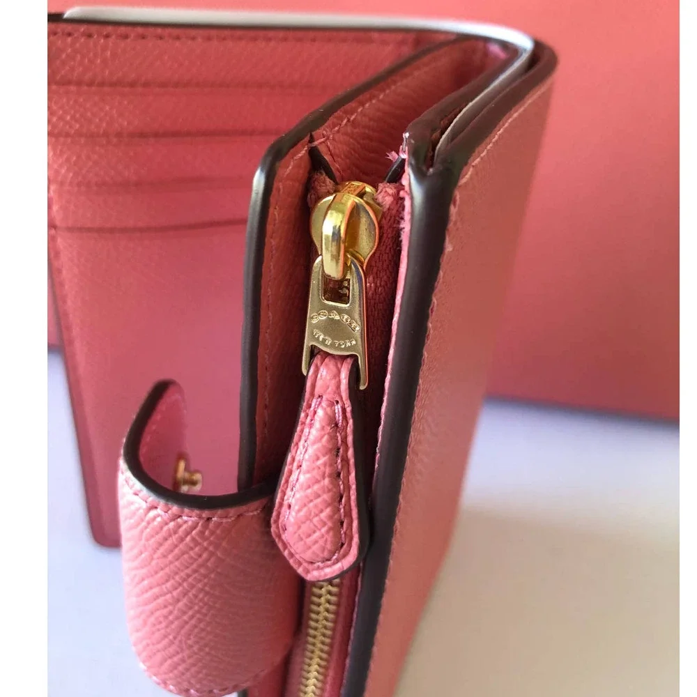 🔥Price drop Coach Gallery Tote in Taffy/Gold and wallet set - Picture 14 of 16